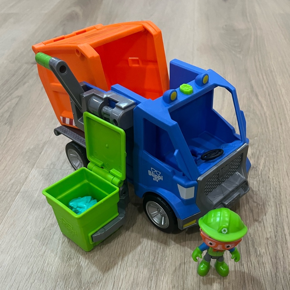 Blippi Toy Bundle - Picture 3 of 4